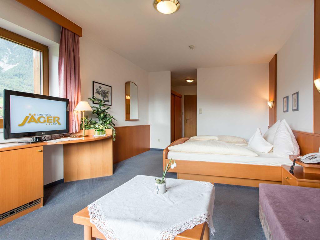 Landhotel Jaeger Top Wildermieming エクステリア 写真